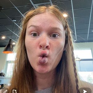 Meet your Posher, Hannah